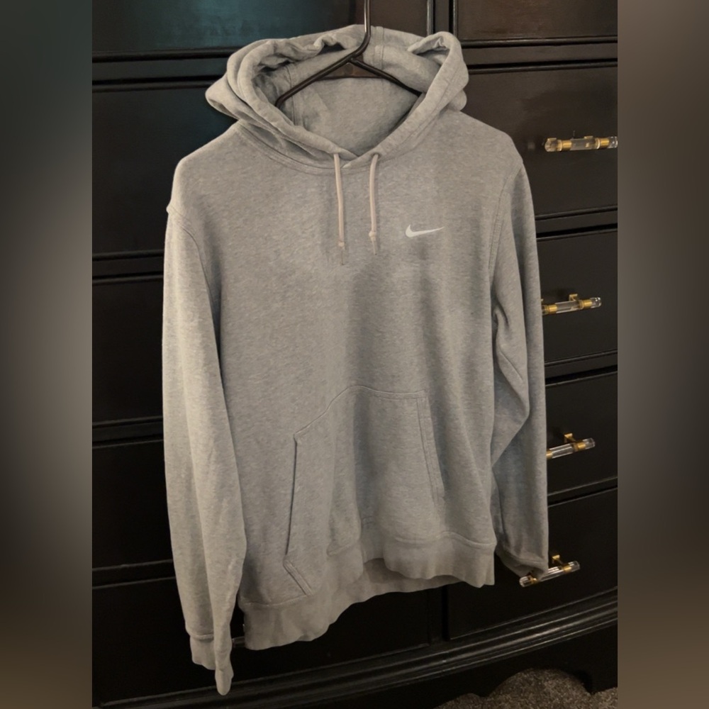 Nike hoodie size medium